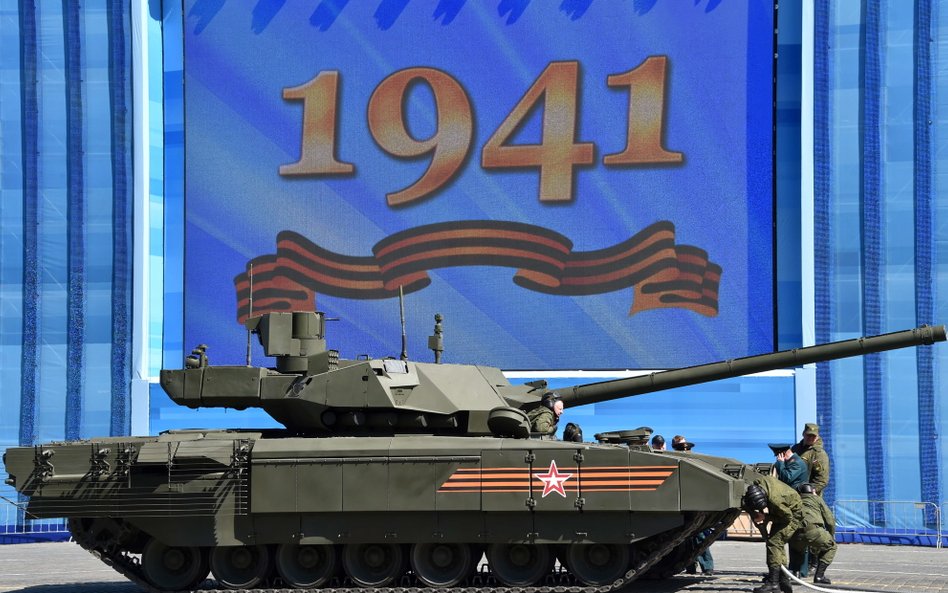 Czołg T-14 Armata na paradzie w Moskwie