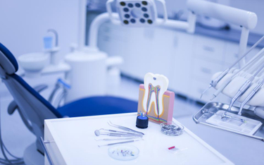 Nie ma stomatologów chętnych do jeżdżenia w dentobusach