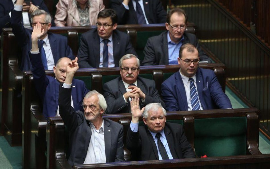 PiS zastawia pułapkę na swój elektorat