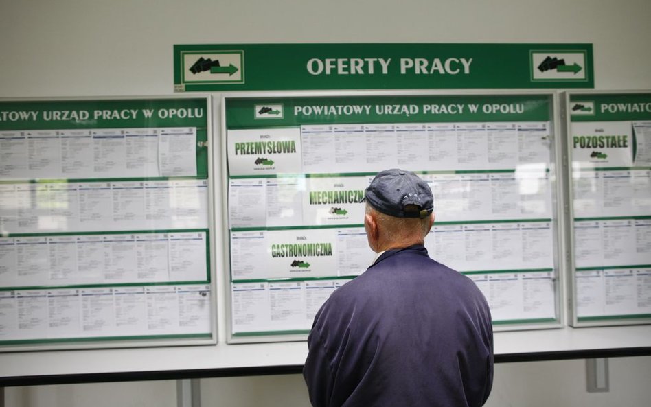 Stopa bezrobocia dochodzi do ściany