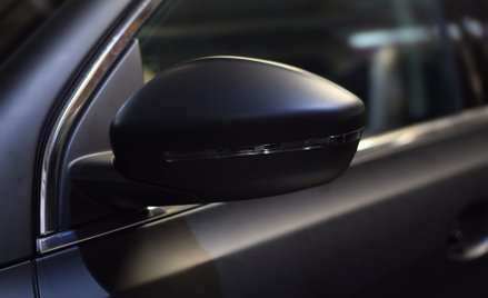 W Turkmenistanie zakazano posiadania czarnych samochodów