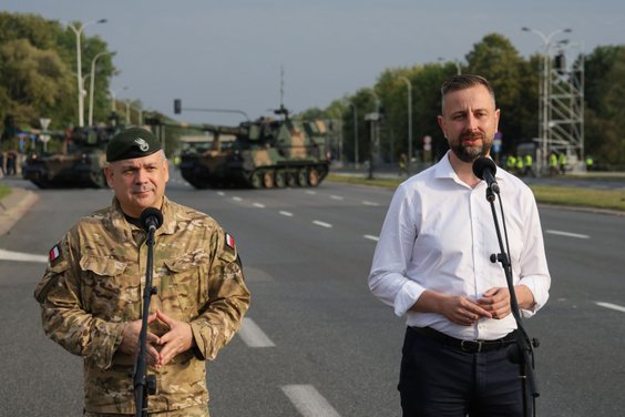 Wicepremier, minister obrony Władysław Kosiniak-Kamysz i szef Sztabu Generalnego WP gen. Wiesław Kuk