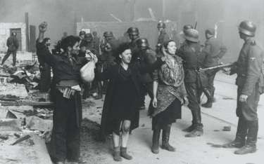 Zdjęcie aresztowanych powstańców z getta warszawskiego wykonane prawdopodobnie przez austriackiego S