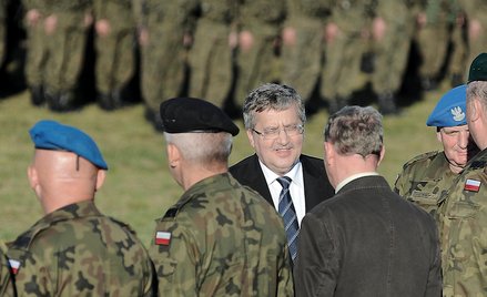 Bronisław Komorowski: Dlaczego tatusiowie muszą jechać gdzieś daleko?