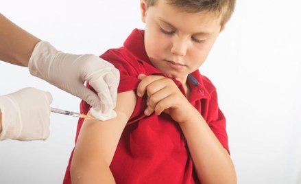 Ankietowani uważają, że państwo ukrywa część powikłań. Sanepid zapewnia, że rejestruje każdy przypad