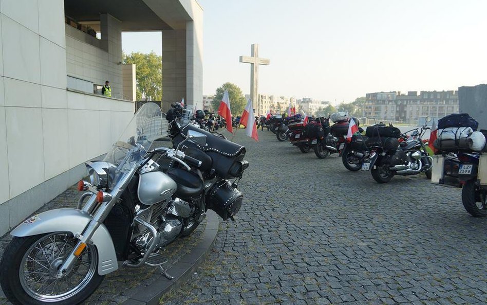 Uczestnicy XVI Międzynarodowego Motocyklowego Rajdu Katyńskiego w Świątyni Opatrzności Bożej