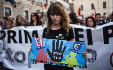 W całej zjednoczonej Europie mnożą się manifestacje przeciw TTIP. Na zdjęciu protest w Rzymie w maju