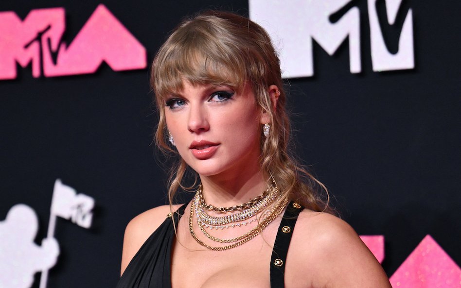 Trwającą obecnie trasę koncertową Taylor Swift, zatytułowaną Eras Tour, określa się jako jedno z naj
