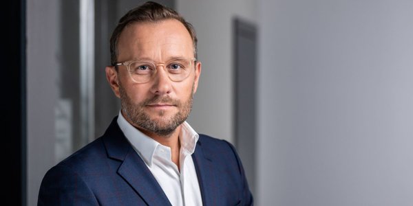 Magazyny nie podzielą losu biur, skąd najemcy przenoszą się do tańszych krajów