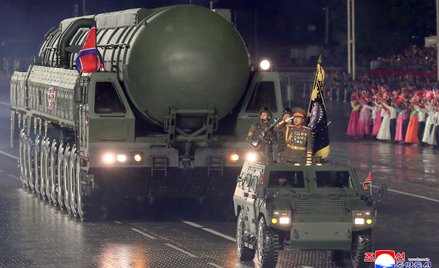 Parada wojskowa w Pjongjangu