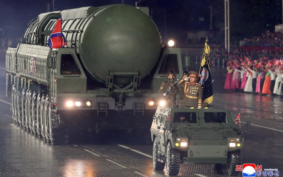 Parada wojskowa w Pjongjangu