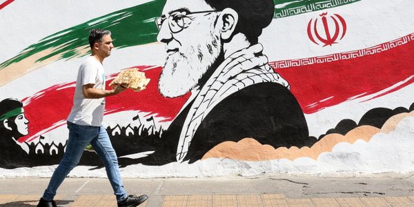 Israeli sources: Khamenei's son Mojtaba has left Iran