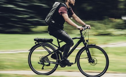 Wielka flota e-rowerów szturmuje okolice Paryża