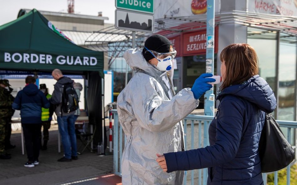 Sklepy dokładają się do walki z epidemią