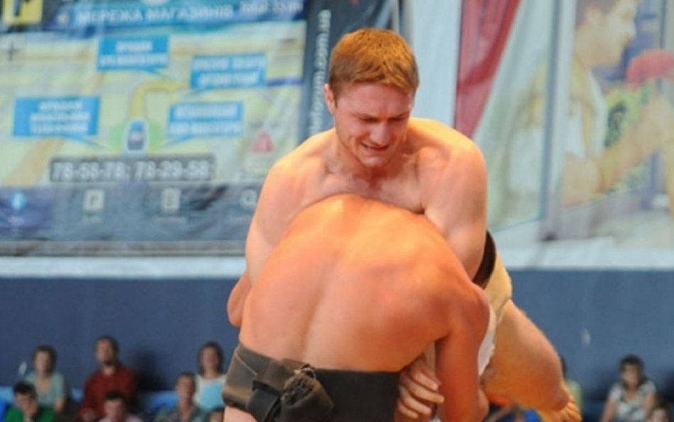 Sumo niesłusznie kojarzy się z zawodnikami ważącymi 200 kg. Sport ten może uprawiać niemal każdy.