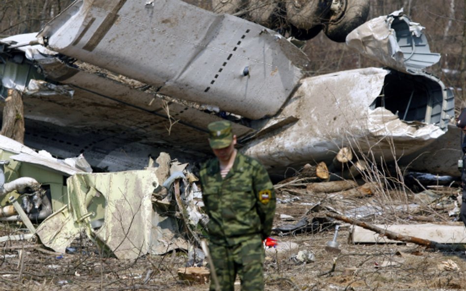 Karty podejścia Tu-154 do lądowania budzą zdziwienie polskich ekspertów