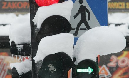 Zielona strzałka umożliwia warunkową jazdę w prawo na czerwonym świetle