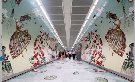 Szkocki gin reklamuje się pachnącymi reklamami w Londynie