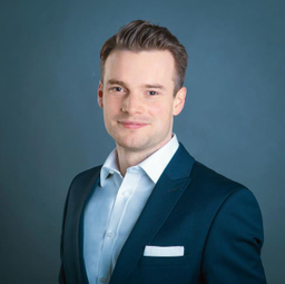 Łukasz Świątek, aplikant adwokacki/senior associate KMG Legal