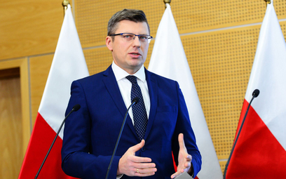 Wiceminister sprawiedliwości: UE dąży do chaosu i anarchii, żeby Polska była krajem kolonialnym, a Polacy zbierali szparagi