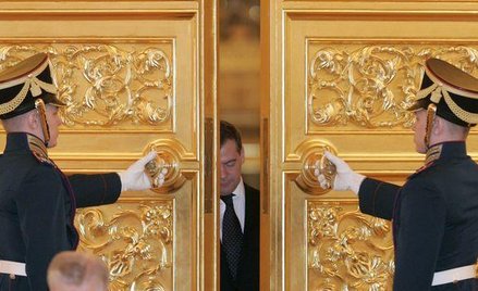Prezydent Rosji Dmitrij Miedwiediew na Kremlu