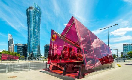 Warsaw Spire to jeden z bardziej rozpoznawalnych biurowców w Warszawie.
