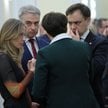 Wicepremier, minister cyfryzacji Krzysztof Gawkowski (2L), minister rodziny, pracy i polityki społec
