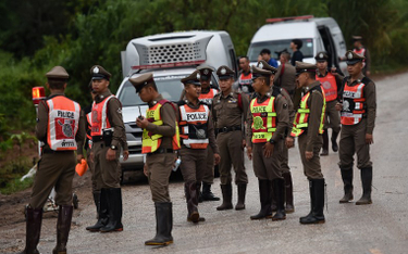 Tajlandia: Uratowano cztery osoby. Akcja przerwana