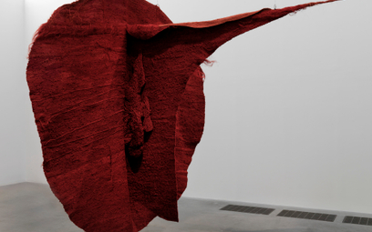 Magdalena Abakanowicz, Abakan  Red, 1969,Tate, © Fundacja Marty Magdaleny Abakanowicz Kosmowskiej i 