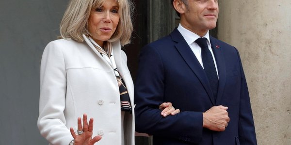 Macron pozywa blogerkę, która twierdzi, że pierwsza dama Francji urodziła się jako mężczyzna