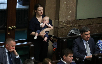 Posłanka PiS Elżbieta Zielińska na sali obrad Sejmu w Warszawie