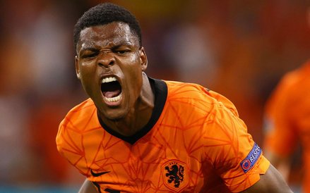 Denzel Dumfries - 2 gole