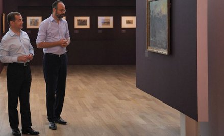 – Z Rosją trzeba utrzymywać dialog – uważa premier Francji Edouard Philippe (z prawej), który we wto
