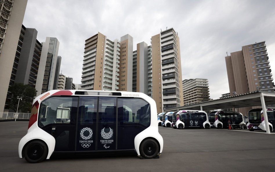 Autonomiczny bus potrącił niewidomego. Wstrzymane kursy