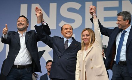Od lewej: przewodniczący Ligi Matteo Salvini, lider Forza Italia Silvio Berlusconi, liderka partii B