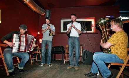 Sztetl Quartet to projekt założony przez muzyków pochodzących z Sejn, małego miasteczka w północno-w