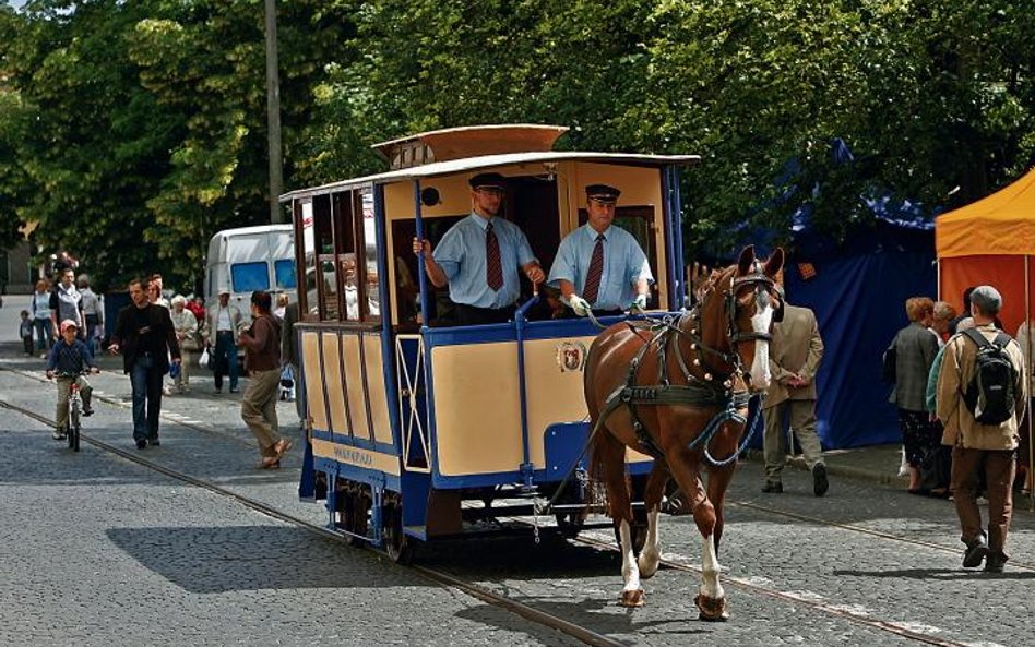 Uczestnicy gry dowiedzą się m.in., że przez Kercelak przejeżdżały kiedyś konne tramwaje. Podobne moż