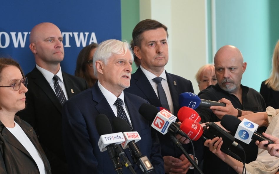 Sędziowie wybrani przez Sejm 15 maja 2026 r. do Krajowej Rady Sądownictwa. Od lewej: Monika Frąckowi