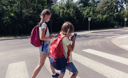 Europa stawia na zakaz telefonów w szkołach. Czy Polska pójdzie tym śladem?
