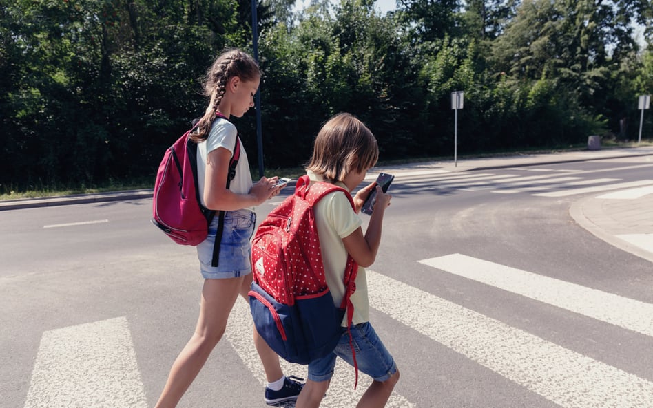 Europa stawia na zakaz telefonów w szkołach. Czy Polska pójdzie tym śladem?