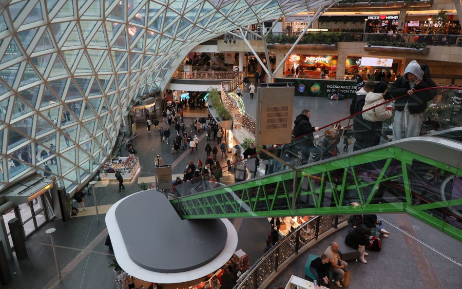 W Warszawie od 1 czerwca po 22.00 nie będzie można kupić alkoholu m.in. w galeriach handlowych