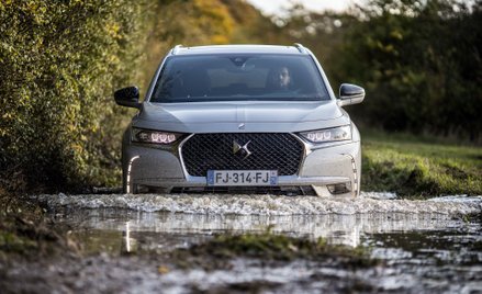 DS7 Crossback e-tense 4×4: Hybrydowy komfort