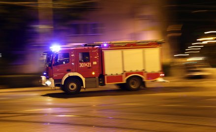 Nocny pożar 11-piętrowego bloku w Rzeszowie. 250 osób ewakuowanych, nie żyje 14-latka