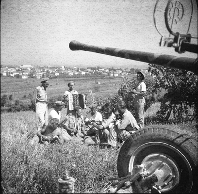 Nowa wystawa w Domu Spotkań z Historią. Żołnierska wędrówka na fotografii
