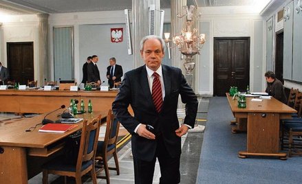 Adam Szejnfeld w styczniu 2010 r. po przesłuchaniu przed hazardową komisją śledczą