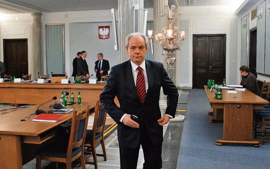 Adam Szejnfeld w styczniu 2010 r. po przesłuchaniu przed hazardową komisją śledczą