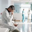Ograniczenie czasu pracy lekarzy ma służyć samym lekarzom i bezpieczeństwu pacjentów