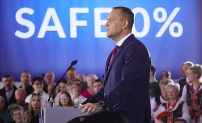 Prezydent RP Karol Nawrocki podczas spotkania z mieszkańcami powiatu kieleckiego w Chmielniku