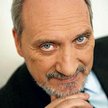 Macierewicz: to pokerowa strategia Schetyny