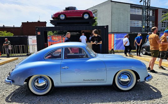 Porsche 356 w wersji coupe i cabrio